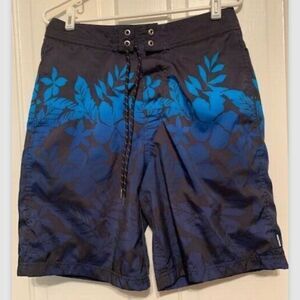 NAUTICA SIZE 30 BLACK WITH BLUE FLORAL PRINT BOARD SHORTS